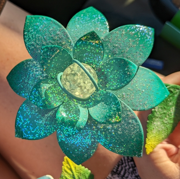 Last chance! Faux Flowers BOSCOVS Blue Metal and Glass Flower Decor Set of Three - Picture 9 of 13